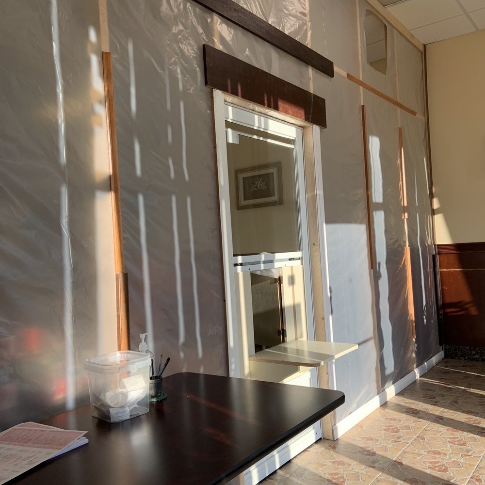 They are "take out" only...here is the window inside the store! They are "take out" only...here is the window inside the store!