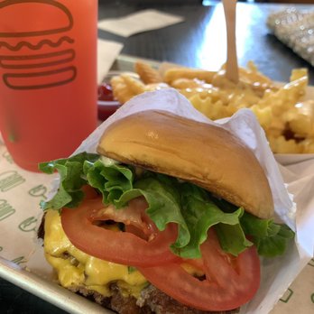Shake Shack Chicago Athletic Association - Double shack burger - Fast Food Near Me - Chicago, Illinois Shake Shack Chicago Athletic Association - Double shack burger - Fast Food Near Me - Chicago, Illinois