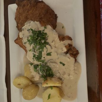 Hugo II restaurant - Schnitzel - Desserts Near Me - Longboat Key, Florida Hugo II restaurant - Schnitzel - Desserts Near Me - Longboat Key, Florida