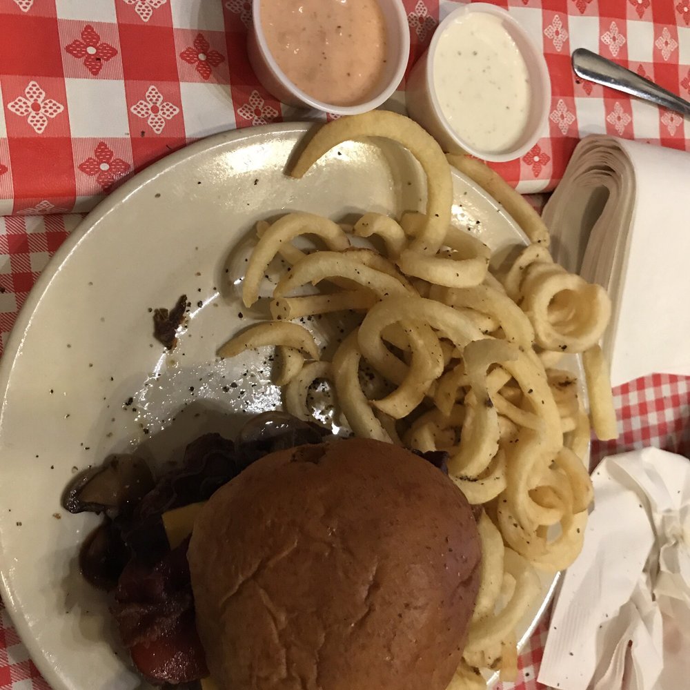 The Trace Grill - Minnesota Fats Burger - American Near Me - Ridgeland, Mississippi