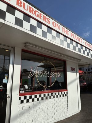 Boomer's Drive-In by null