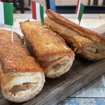 Roma Bakery - Pastel Queso - Bakeries Near Me - Miami, Florida Roma Bakery - Pastel Queso - Bakeries Near Me - Miami, Florida