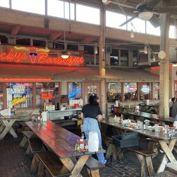Riscky's BBQ - Outside seating area - Barbeque Near Me - Fort Worth, Texas Riscky's BBQ - Outside seating area - Barbeque Near Me - Fort Worth, Texas