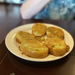 Le Rendez-Vous Cafe - Garlic Toast