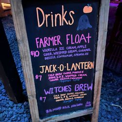 Pierson's Farm - Just one of several beverage and food choices available