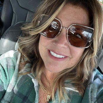 Desa Salon - Fresh Hair - Hair Salons Near Me - Costa Mesa, California