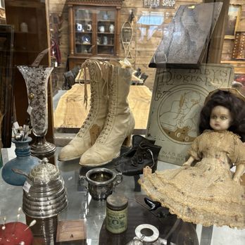 American Vintage - Antiques Near Me - Williamsburg, Virginia