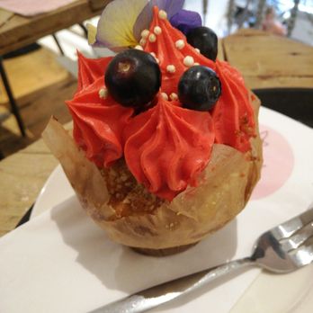 Pluk Amsterdam - Cinnamon and apple Muffin - Convenience Stores Near Me - Amsterdam, New Hampshire