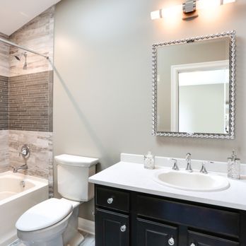 Forbes Capretto Homes - 5373 Glenview Drive, Spaulding Green, Clarence. The Lexington floor plan. Guest bathroom with skylight. - General Contractors Near Me - Cheektowaga, New York Forbes Capretto Homes - 5373 Glenview Drive, Spaulding Green, Clarence. The Lexington floor plan. Guest bathroom with skylight. - General Contractors Near Me - Cheektowaga, New York