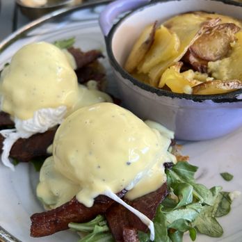Sugar and Scribe - The Benedict with a side of potatoes - Bakeries Near Me - La Jolla, California Sugar and Scribe - The Benedict with a side of potatoes - Bakeries Near Me - La Jolla, California