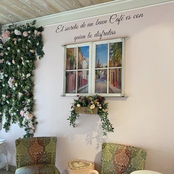 Cafecito Lounge - Sitting area - Coffee & Tea Near Me - Lodi, California