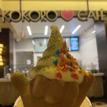 Kokoro Cafe - shakaboom with Matcha Powder topping - Desserts Near Me - Honolulu, Hawaii