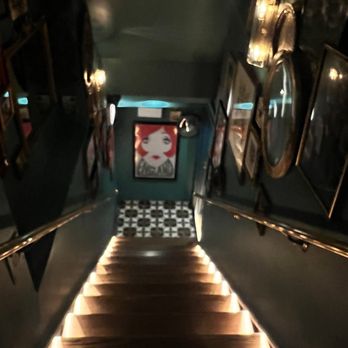 The Pearl Club - Lounges Near Me - Chicago, Illinois