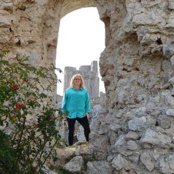 Rifugio della Rocca - me at thee watchtower - Hotels & Travel Near Me - Calascio, AQ