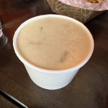 Yankee Lobster - Clam Chowder (Medium) - Seafood Markets Near Me - Boston, Massachusetts