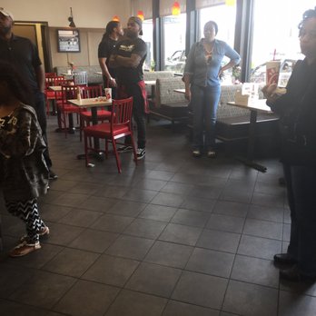 Chick-fil-A - Frustrated customers in the pick up area. - Fast Food Near Me - Largo, Maryland