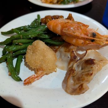 Supreme Buffet & Hibachi - Sampling from the buffet - Buffets Near Me - Columbus, Ohio Supreme Buffet & Hibachi - Sampling from the buffet - Buffets Near Me - Columbus, Ohio