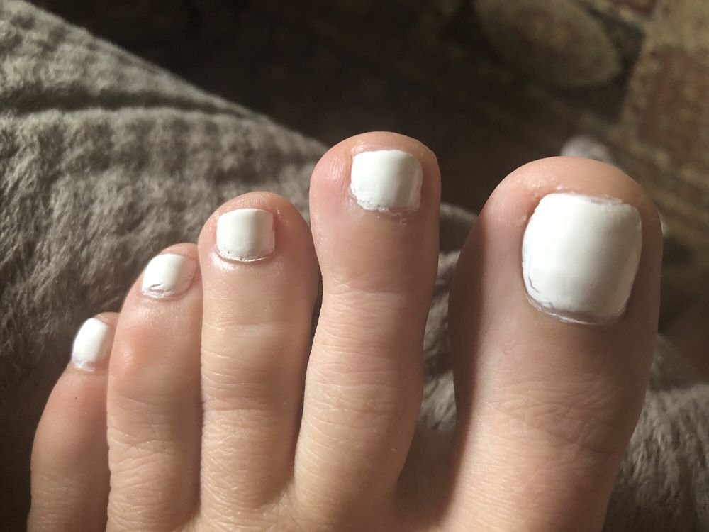 Q Nails Logo