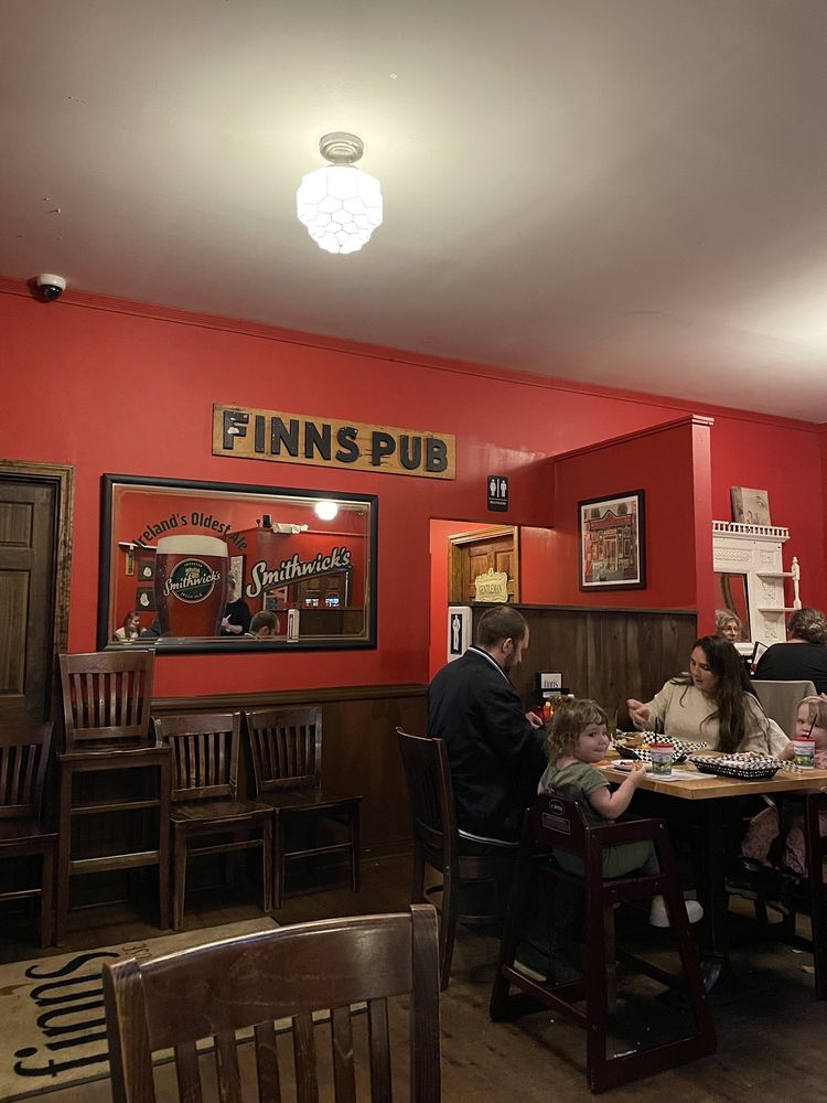 Finn's Irish Pub