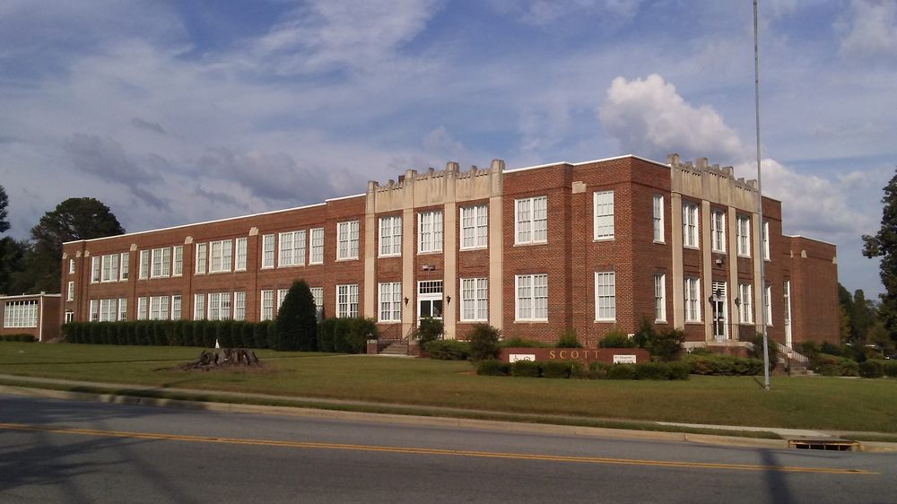 SCOTT COMMONS APARTMENTS Updated August 2024 404 W Decatur St