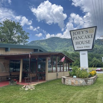 Joey's Pancake House - Exterior shot of Joey's - Diners Near Me - Maggie Valley, North Carolina