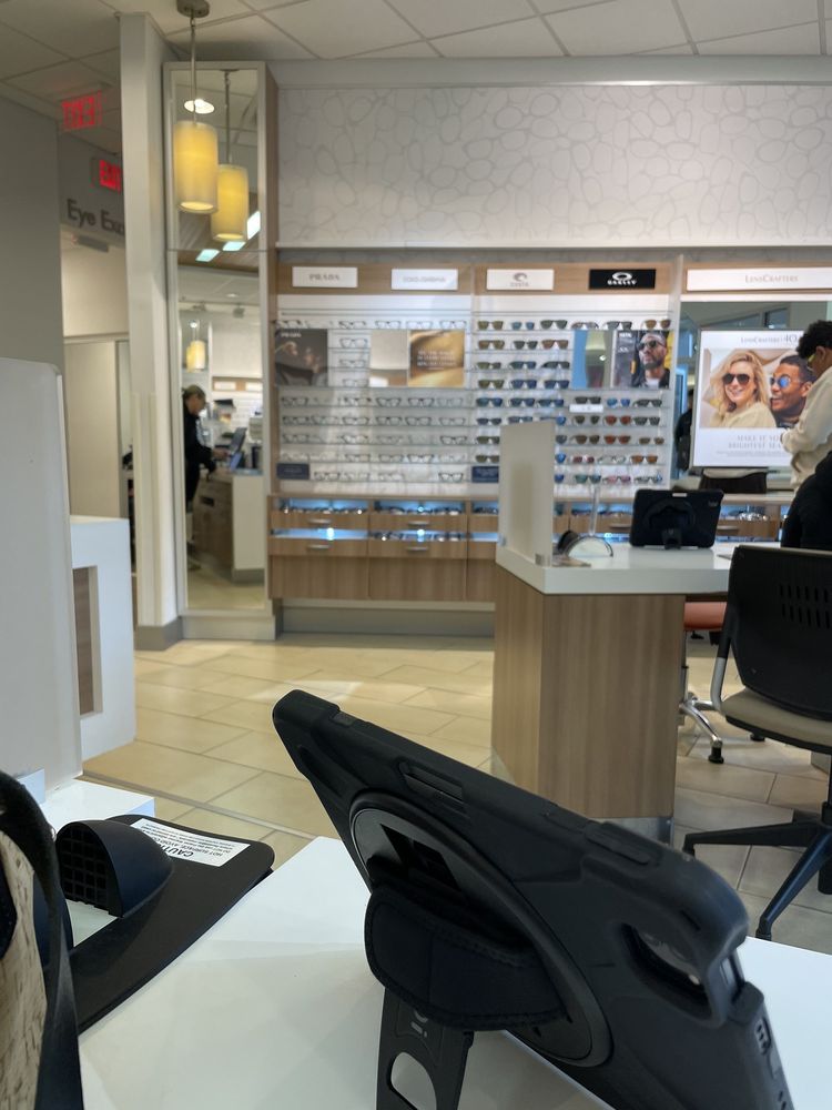 LENSCRAFTERS Updated April 2024 30 Reviews 6910 Fayetteville Rd