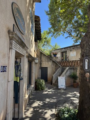 Tlaquepaque Arts & Shopping Village by null