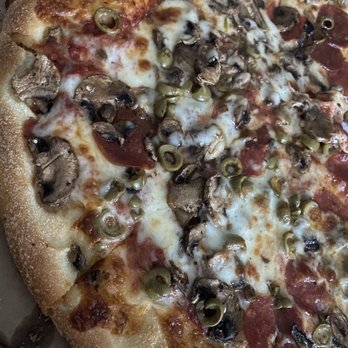 Star Pizza - Pepperoni, mushrooms, green olives. - Pizza Near Me - Houston, Texas Star Pizza - Pepperoni, mushrooms, green olives. - Pizza Near Me - Houston, Texas