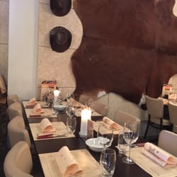 Restaurant Flammen - Modern western decor.