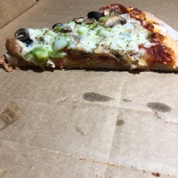 Crossroads Pizza & Sub Shoppe - An Excellent Deluxe pizza!! The best I have ever had!!