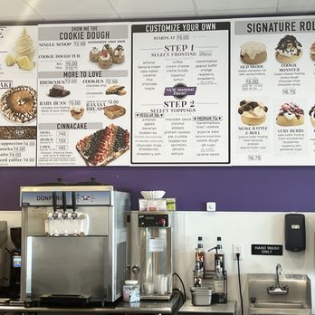 Cinnaholic - Bakeries Near Me - Oak Ridge North, Texas
