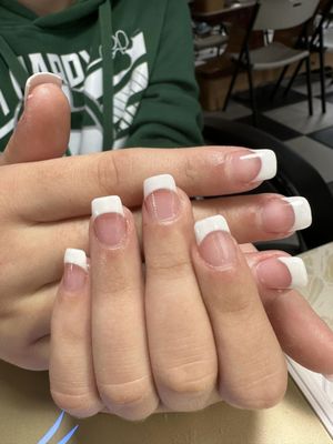 Dee Dee Nails by null