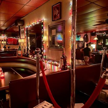 Mike’s Gemini Twin Lounge