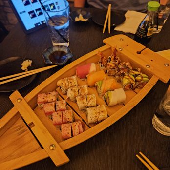 Sushi Payce - My girl roll, White sox roll, Rainbow roll, Angry dragon roll - Sushi Bars Near Me - Chicago, Illinois