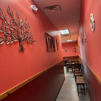 Aoy Thai Restaurant - Hallway - Thai Near Me - Altoona, Pennsylvania