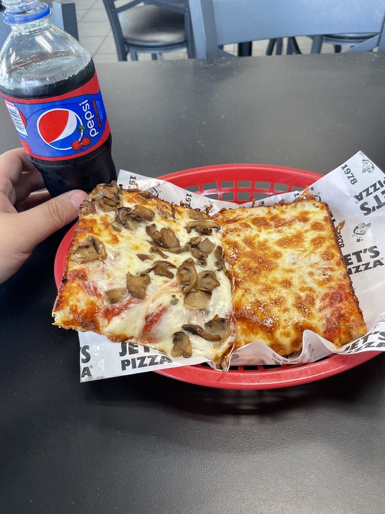 Food from Jet's Pizza
