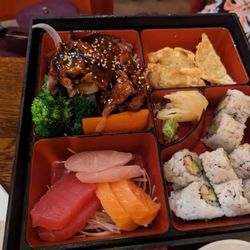 Sushi Tong - Bento box, beef teriyaki