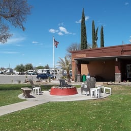 Front entrance with a fire pit - great for rally happy hour ! Front entrance with a fire pit - great for rally happy hour !