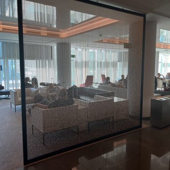 Salón VIP - Joan Miró - Private Lounge Area - Airport Lounges Near Me - Viladecans, B