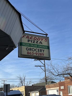 Freddy's Pizza by null