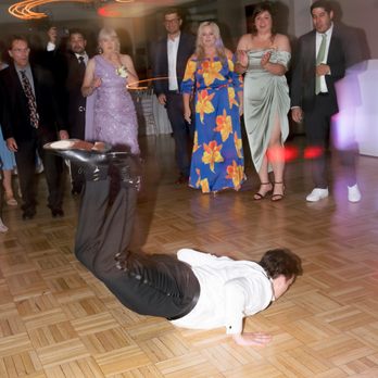 David Rothstein Music - Groom's dance moves - Musicians Near Me - Evanston, Illinois David Rothstein Music - Groom's dance moves - Musicians Near Me - Evanston, Illinois