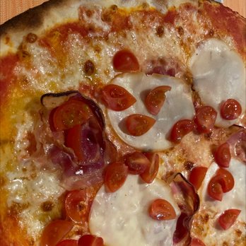 La Vecia Hosteria - Pizza Saporita mit Panzetta und Scarmorza - Italian Near Me - Luisago, Colorado
