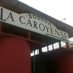 Bodega La Caroyense - La entrada.