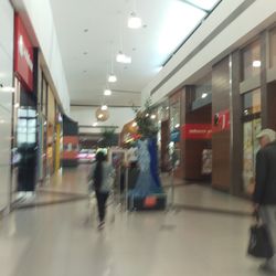 Roxburgh Village Shopping - Inside