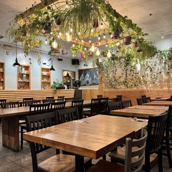 Lanna Thai Restaurant - Eating area - Thai Near Me - Livermore, California Lanna Thai Restaurant - Eating area - Thai Near Me - Livermore, California