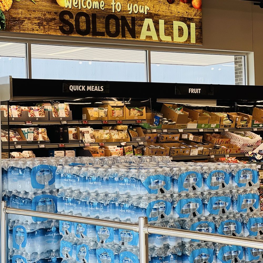 ALDI - Entrance - see Quick Meals! - Grocery Near Me - Solon, Ohio ALDI - Entrance - see Quick Meals! - Grocery Near Me - Solon, Ohio