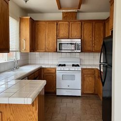 M&A Sparkling Cleaning Services - Kitchen Deep Clean