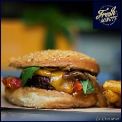 Fresh Minute - Le Crossover : Sauce cocktail, cheddar mature, basilic...