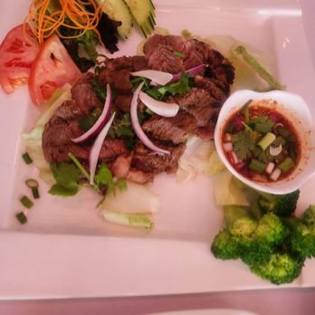 Chada Thai Bistro - Y4. Beef Salad - Thai Near Me - Port Washington, New York