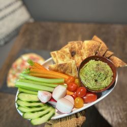 V Lounge - Green Hummus